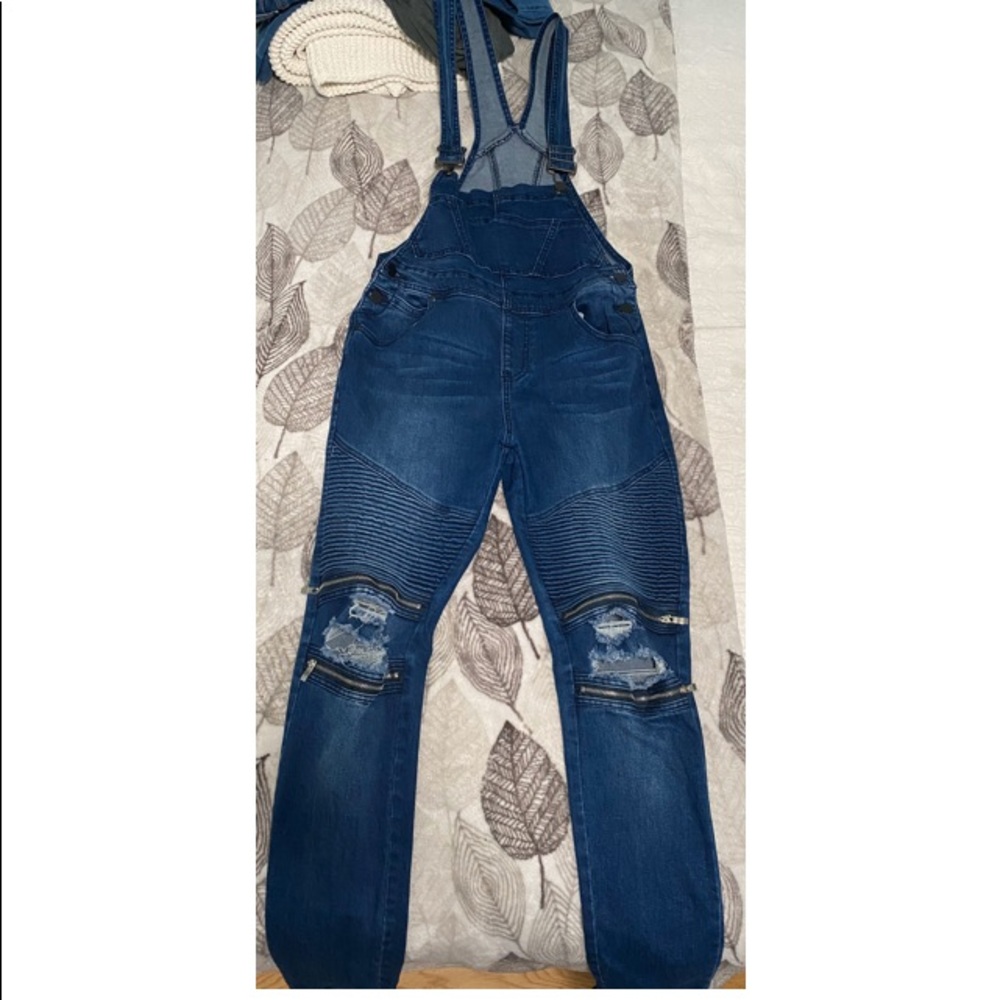 Fashion nova overalls